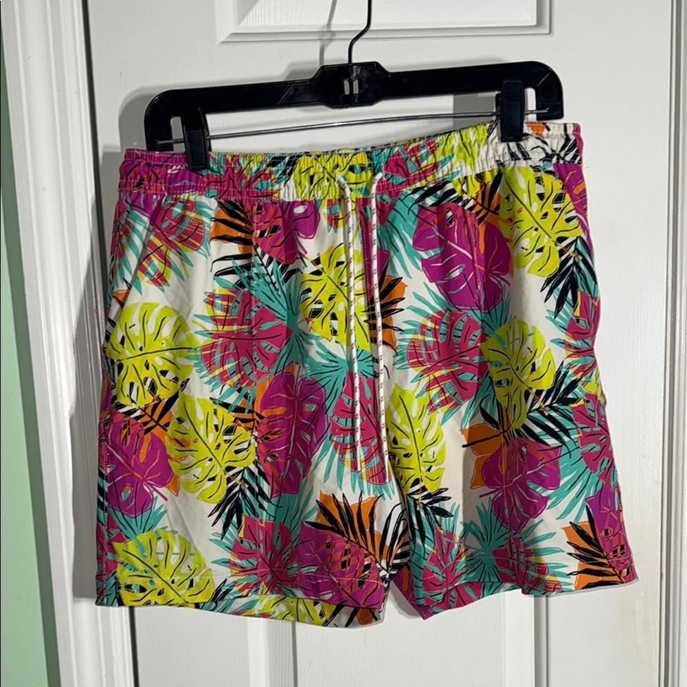 Chubbies Floral Hawaiian Resort Wear Stretch Swim Shorts 5.5” Trunks Size Large